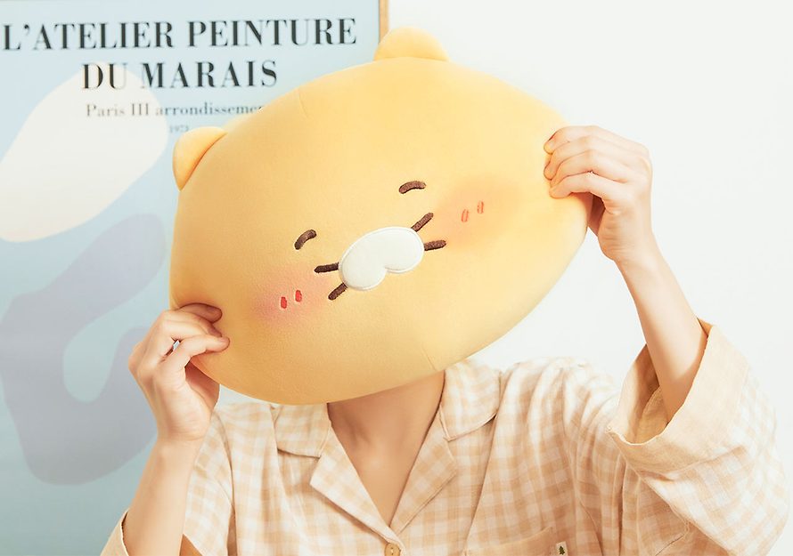 [KAKAO FRIENDS] Shy face cushion Choonsik OFFICIAL MD