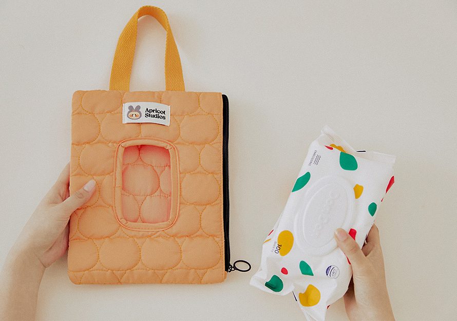 [KAKAO FRIENDS] APRICOT STUDIOS Wet tissue pouch OFFICIAL MD