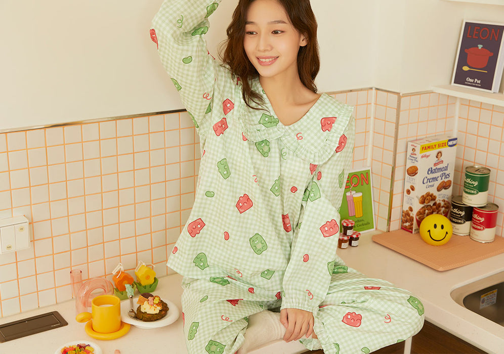 [KAKAO FRIENDS] - Frill Collar Pajama Set Women Ryan & Choonsik OFFICIAL MD