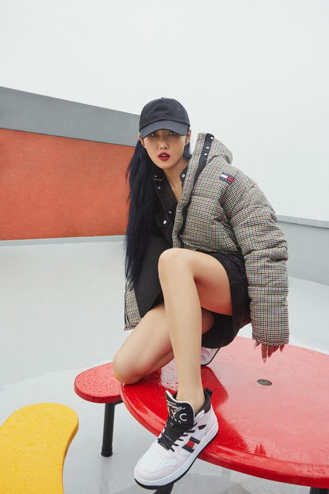 [MAMAMOO]- HWASA X TOMMY Mag Leather Mid-Cut Basket Sneakers T52B7ARS250JT1TOG