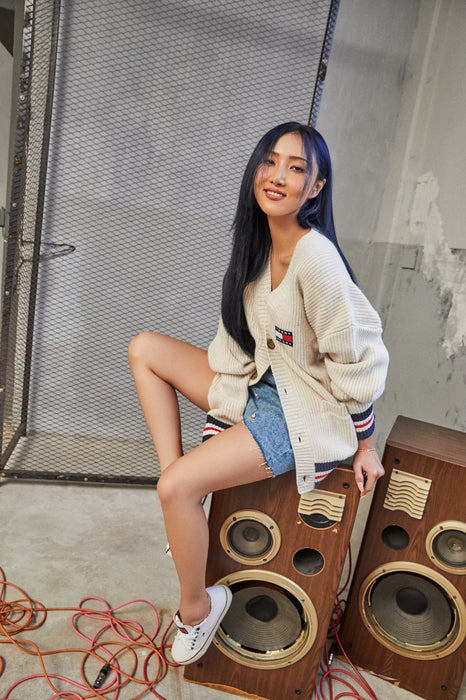 [MAMAMOO]-HWASA X TOMMY JEANS Badge Wool Cardigan IVORY COLOR T32B7KCD41TMT6ABI