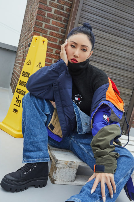 [MAMAMOO]-HWASA X TOMMY JEAN Sustainable Chunky Denim Trousers T32B7NED45TWT11A5