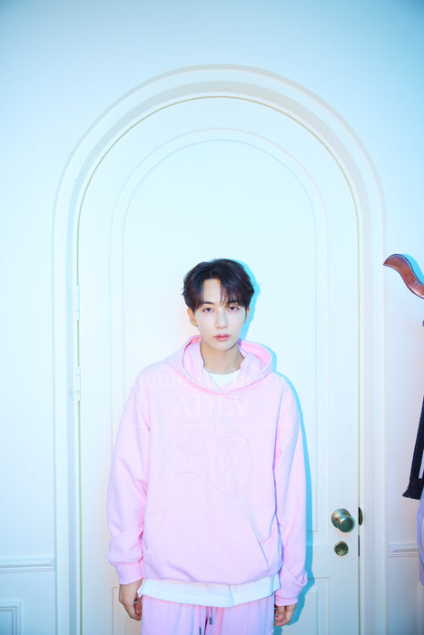 [SEVENTEEN] ADLV X JEONGHAN NEW SYMBOL APPLIQUE PANTS PINK