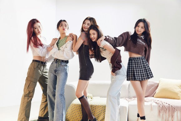 [ITZY] - ITZY X H&M SHOES COLLECTION OFFICIAL MD